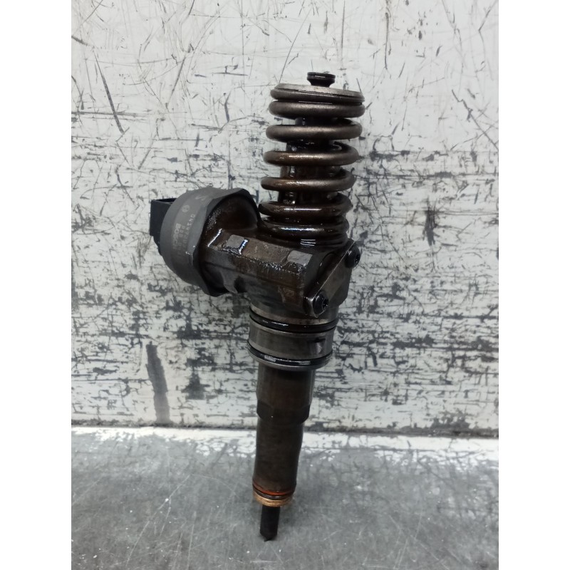 Recambio de inyector para volkswagen polo iv (9n_, 9a_) 1.4 tdi referencia OEM IAM 038130073BN 0414720313 BOSCH