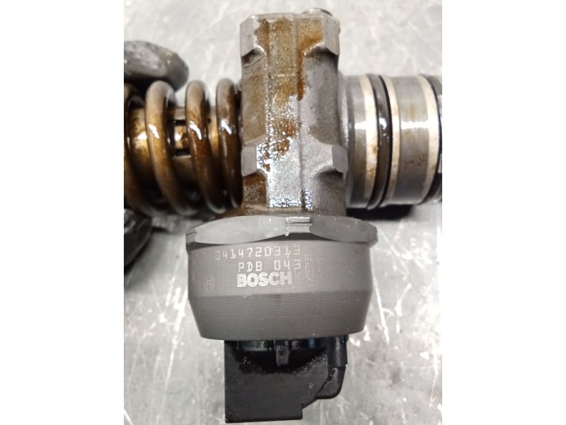 Recambio de inyector para volkswagen polo iv (9n_, 9a_) 1.4 tdi referencia OEM IAM 038130073BN 0414720313 BOSCH