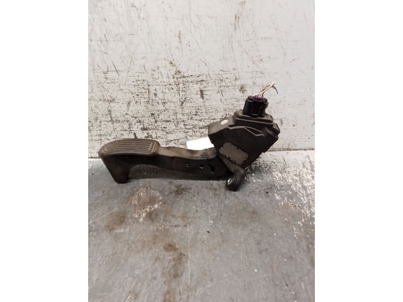Recambio de potenciometro pedal para toyota auris (_e18_) 1.3 (nre180_) referencia OEM IAM 7811002120  