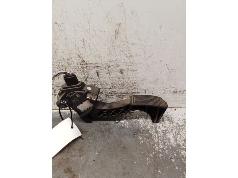Recambio de potenciometro pedal para toyota auris (_e18_) 1.3 (nre180_) referencia OEM IAM 7811002120  