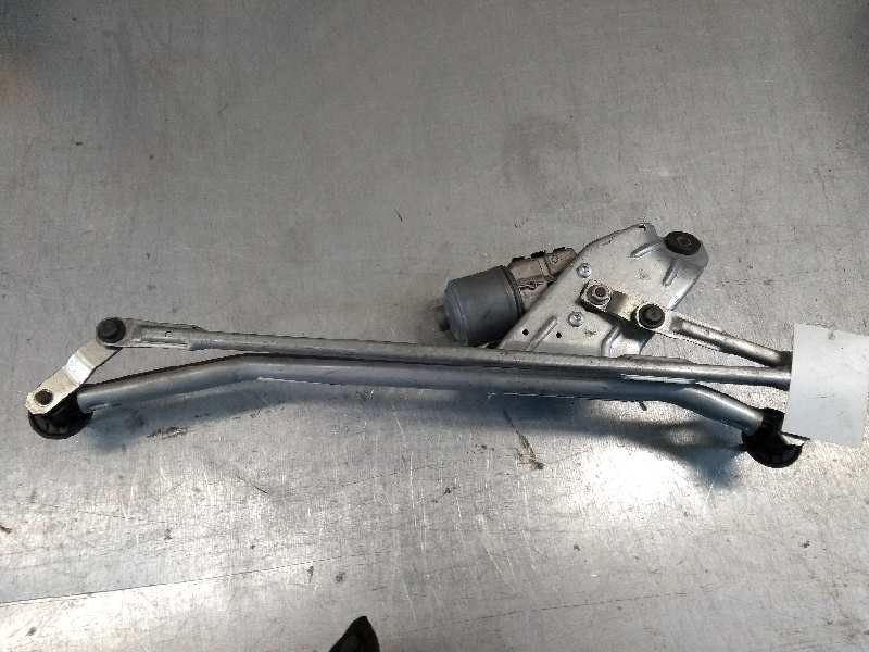 Recambio de motor limpia delantero para dacia sandero 1.2 16v cat referencia OEM IAM 0390241544 3397020879 8200619512