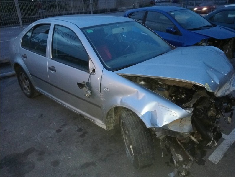 volkswagen bora berlina (1j2) del año 2001