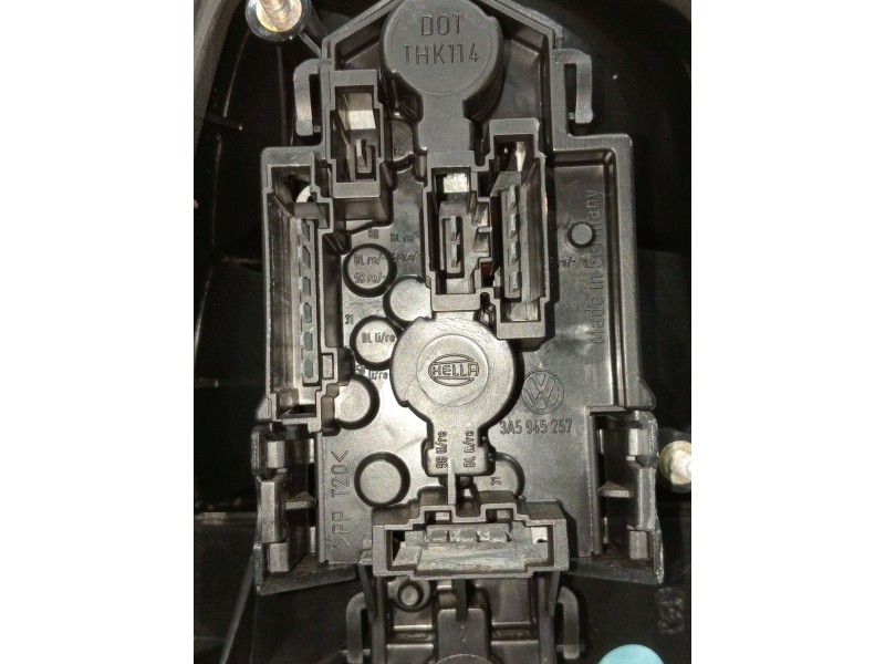 Recambio de piloto trasero derecho para volkswagen passat b3/b4 (3a2, 35i) 2.0 referencia OEM IAM 3a5945112  