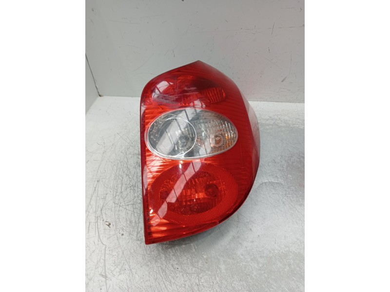 Recambio de piloto trasero derecho para renault laguna ii grandtour (kg0/1_) 1.9 dci (kg0g) referencia OEM IAM 8200002472  