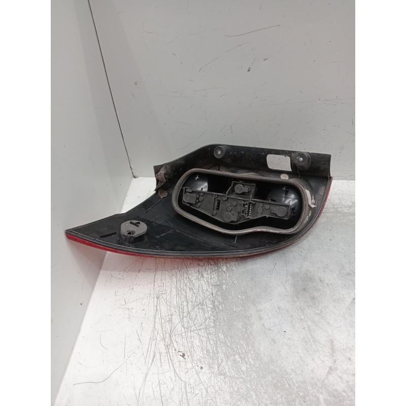 Recambio de piloto trasero derecho para renault laguna ii grandtour (kg0/1_) 1.9 dci (kg0g) referencia OEM IAM 8200002472  