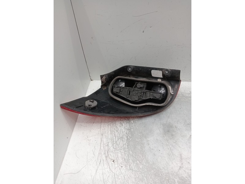 Recambio de piloto trasero derecho para renault laguna ii grandtour (kg0/1_) 1.9 dci (kg0g) referencia OEM IAM 8200002472  