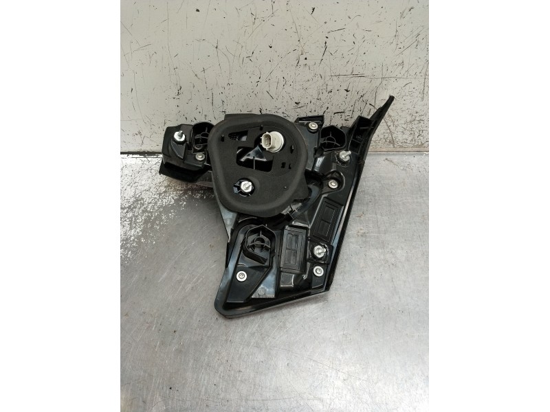 Recambio de piloto trasero izquierdo interior para toyota c-hr (_x1_) 1.8 hybrid (zyx10_, zyx11_) referencia OEM IAM 81590F4120 