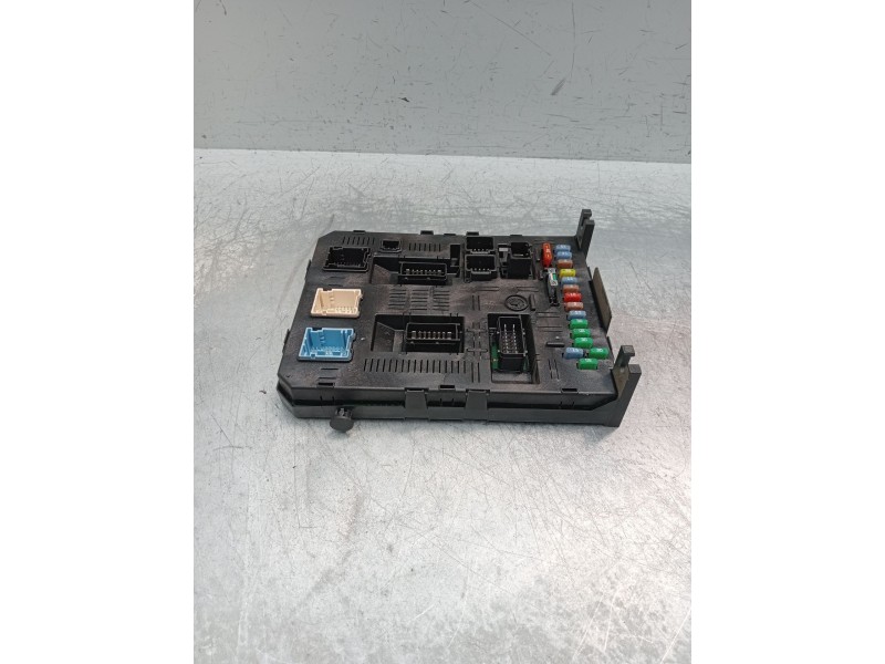Recambio de caja reles / fusibles para peugeot 307 sw (3h) 1.6 hdi 110 referencia OEM IAM 9664476480  