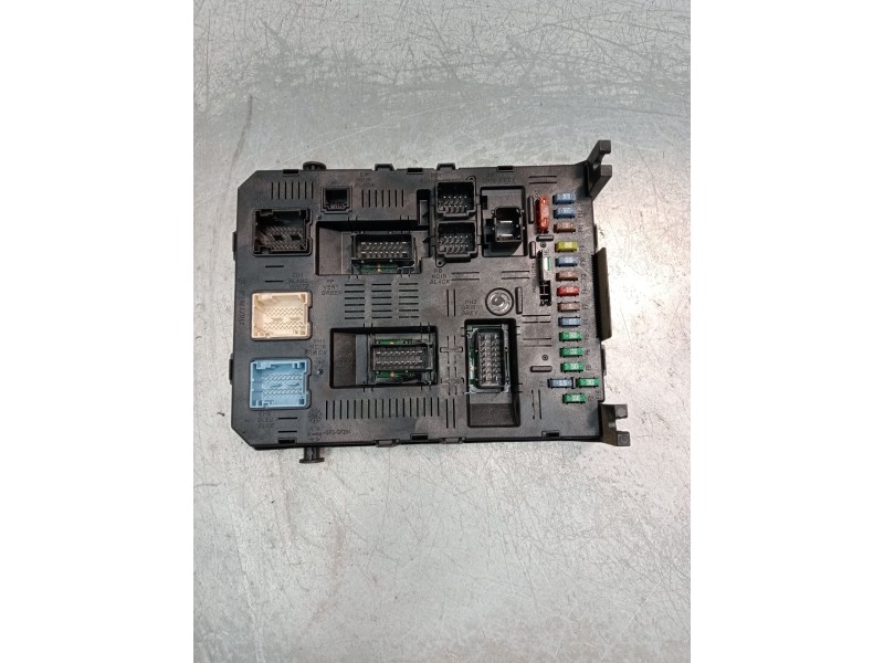 Recambio de caja reles / fusibles para peugeot 307 sw (3h) 1.6 hdi 110 referencia OEM IAM 9664476480  