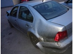 volkswagen bora berlina (1j2) del año 2001 2