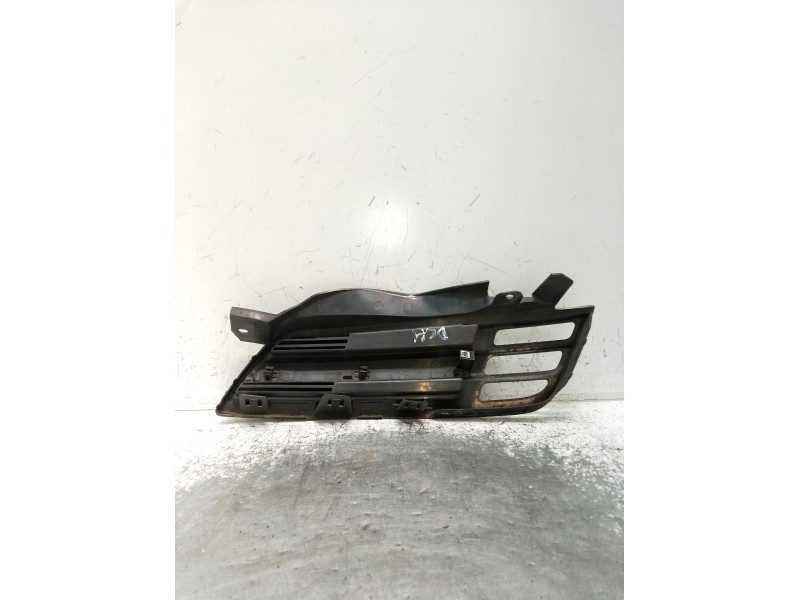 Recambio de rejilla delantera para nissan micra iii (k12) 1.2 16v referencia OEM IAM  DERECHA 