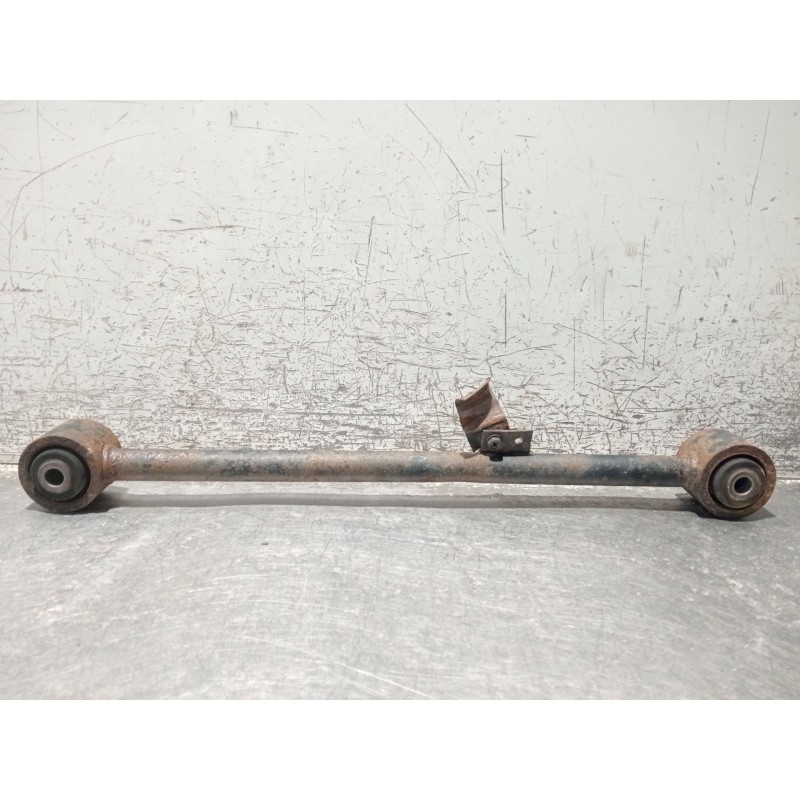 Recambio de brazo suspension inferior trasero derecho para nissan terrano ii (r20) 2.7 tdi 4wd referencia OEM IAM   