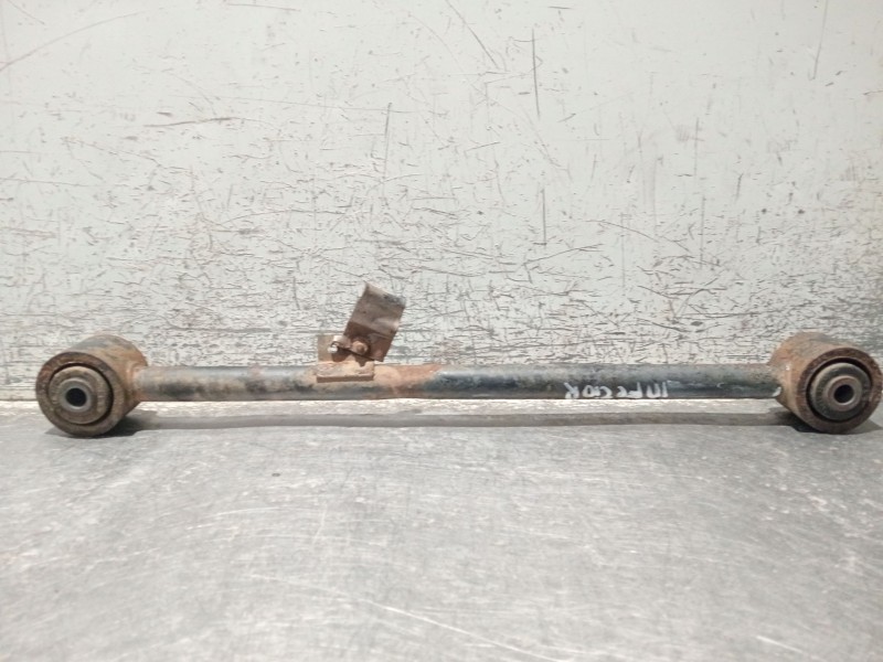 Recambio de brazo suspension inferior trasero derecho para nissan terrano ii (r20) 2.7 tdi 4wd referencia OEM IAM   