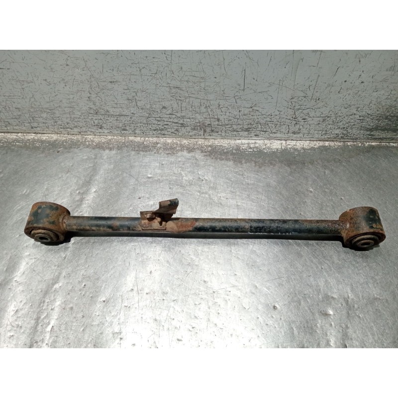 Recambio de brazo suspension inferior trasero derecho para nissan terrano ii (r20) 2.7 tdi 4wd referencia OEM IAM   
