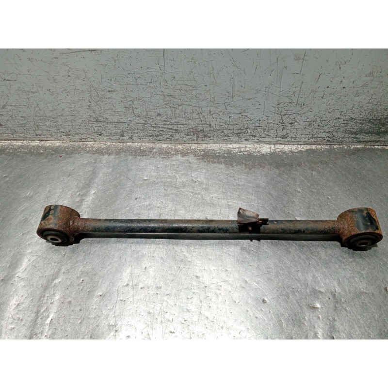 Recambio de brazo suspension inferior trasero izquierdo para nissan terrano ii (r20) 2.7 tdi 4wd referencia OEM IAM   