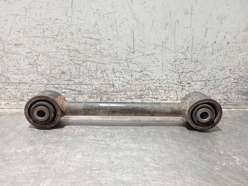 Recambio de brazo suspension superior trasero derecho para nissan terrano ii (r20) 2.7 tdi 4wd referencia OEM IAM   