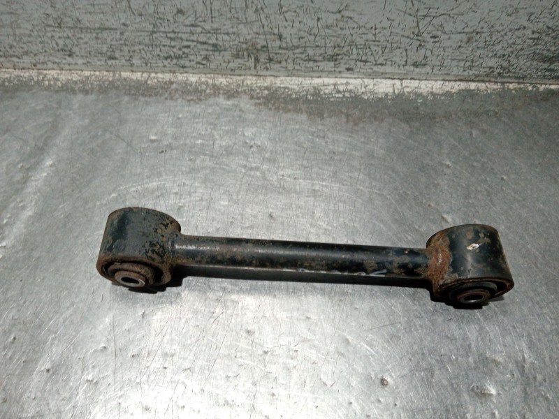 Recambio de brazo suspension superior trasero derecho para nissan terrano ii (r20) 2.7 tdi 4wd referencia OEM IAM   