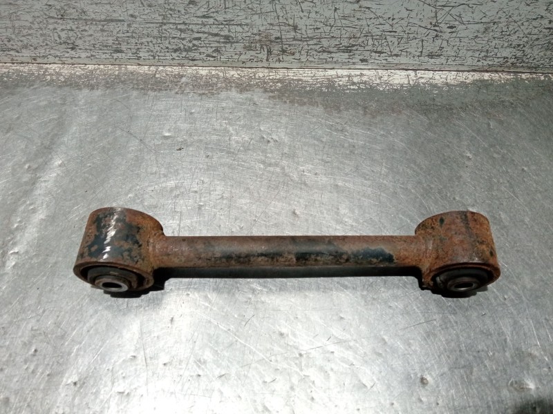 Recambio de brazo suspension superior trasero izquierdo para nissan terrano ii (r20) 2.7 tdi 4wd referencia OEM IAM   