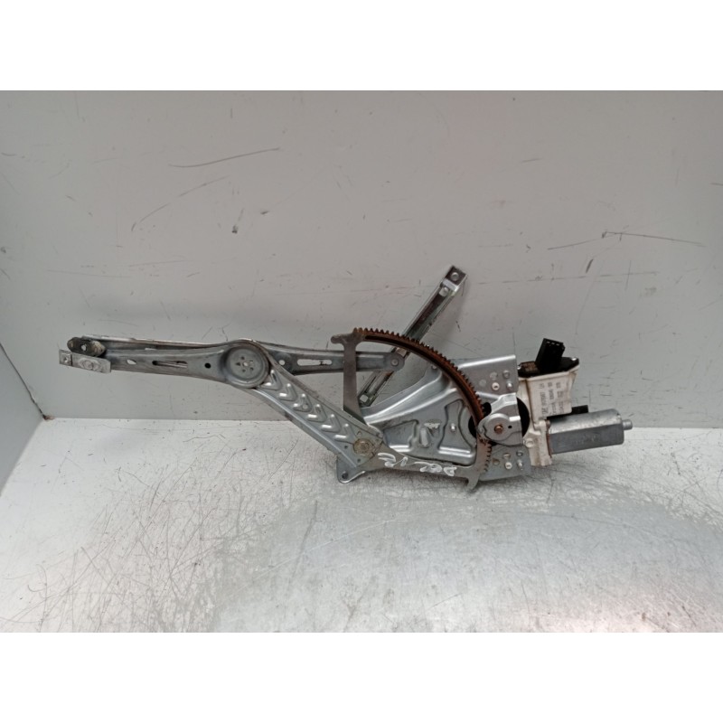 Recambio de elevalunas delantero izquierdo para opel vectra c (z02) 2.2 dti 16v (f69) referencia OEM IAM 106155102 1137328066 