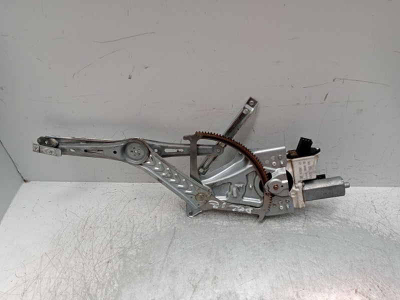 Recambio de elevalunas delantero izquierdo para opel vectra c (z02) 2.2 dti 16v (f69) referencia OEM IAM 106155102 1137328066 