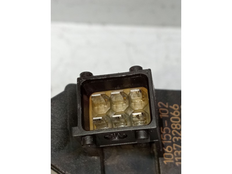 Recambio de elevalunas delantero izquierdo para opel vectra c (z02) 2.2 dti 16v (f69) referencia OEM IAM 106155102 1137328066 