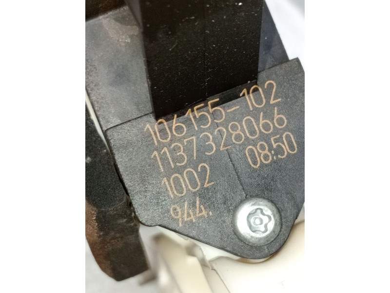 Recambio de elevalunas delantero izquierdo para opel vectra c (z02) 2.2 dti 16v (f69) referencia OEM IAM 106155102 1137328066 