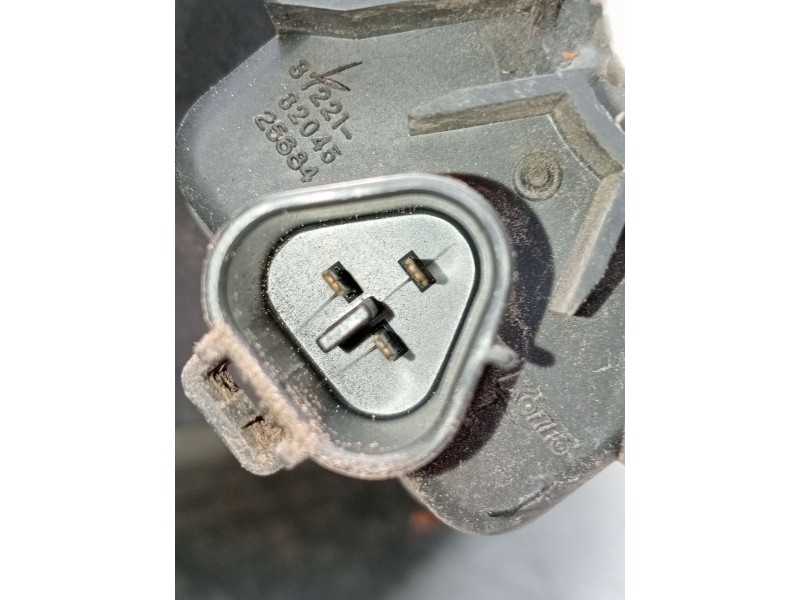 Recambio de faro izquierdo para toyota rav 4 ii (_a2_) 1.8 (zca25_, zca26_) referencia OEM IAM   