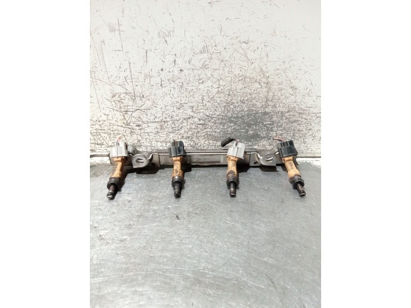 Recambio de rampa inyectora para toyota auris (_e18_) 1.3 (nre180_) referencia OEM IAM   