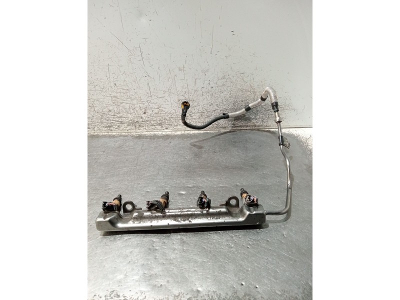 Recambio de rampa inyectora para toyota auris (_e18_) 1.3 (nre180_) referencia OEM IAM   