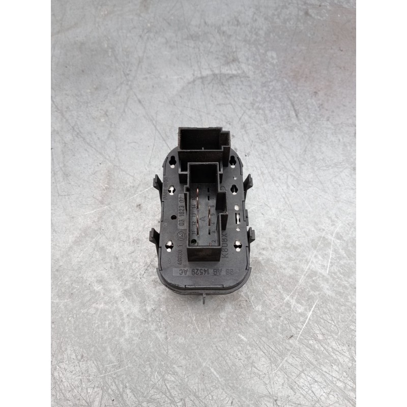 Recambio de mando elevalunas delantero izquierdo para ford focus i sedán (dfw) 1.8 turbo di / tddi referencia OEM IAM 98ag14529a