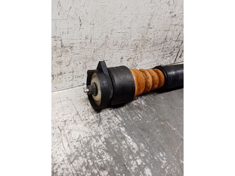 Recambio de amortiguador trasero derecho para ford focus i sedán (dfw) 1.8 turbo di / tddi referencia OEM IAM 991108B  