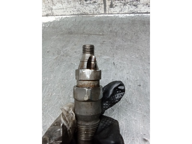 Recambio de inyector para opel omega b (v94) 2.5 td (f69, m69, p69) referencia OEM IAM KCA21S71  