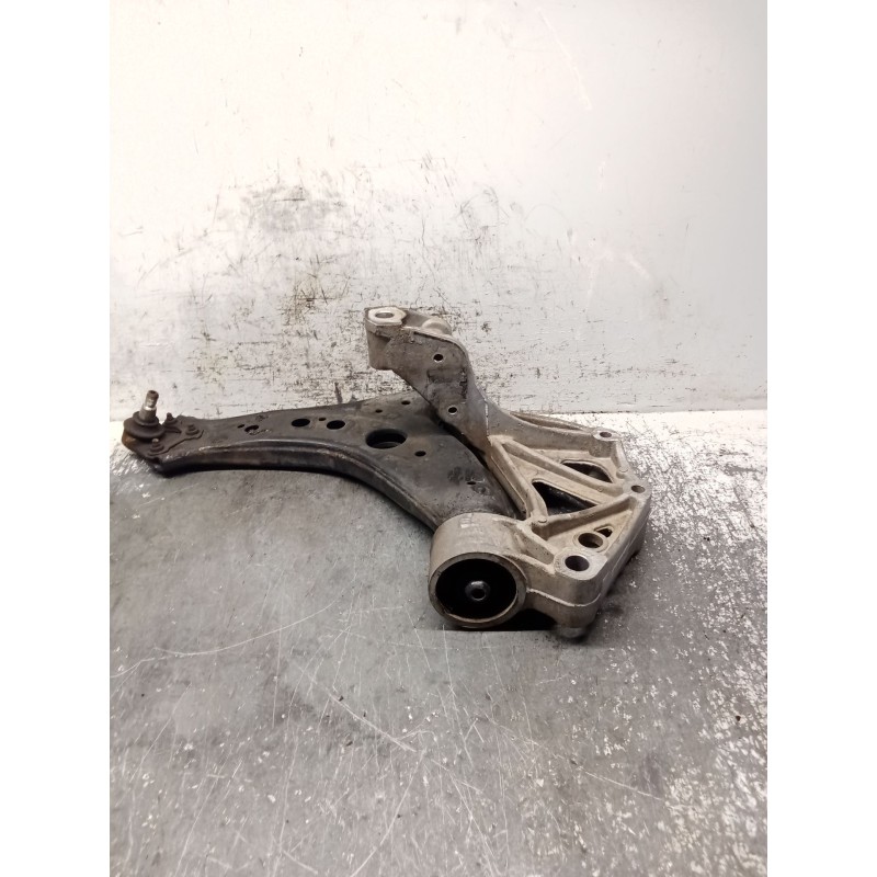 Recambio de brazo suspension inferior delantero izquierdo para volkswagen polo iv (9n_, 9a_) 1.4 tdi referencia OEM IAM 60059233