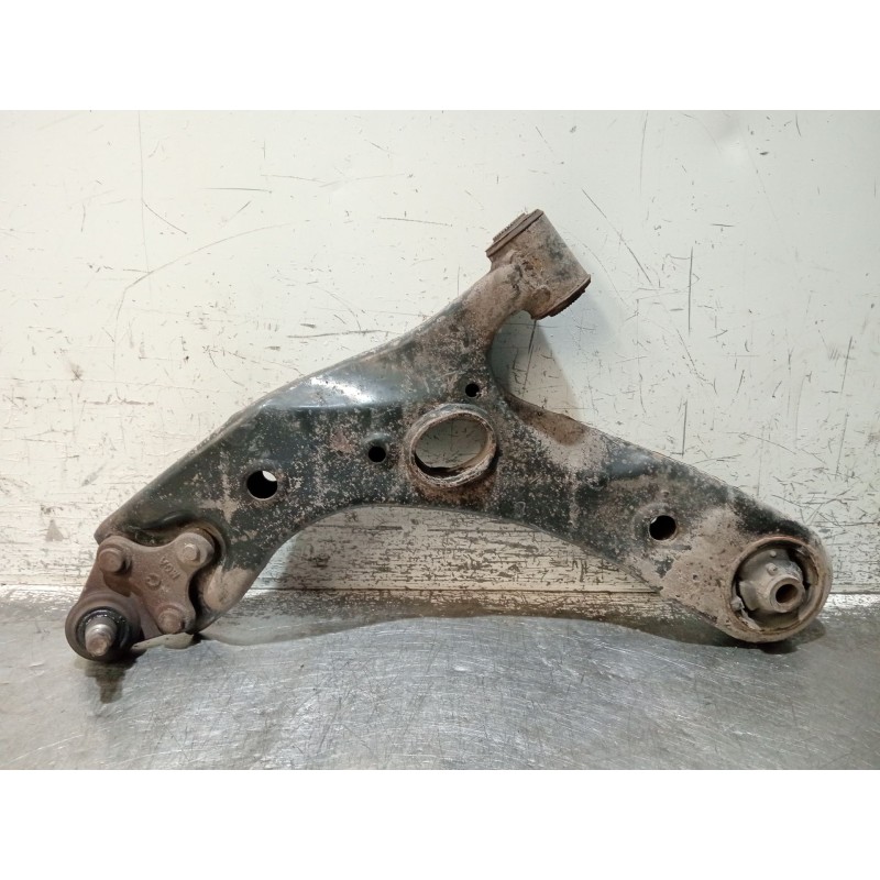 Recambio de brazo suspension superior delantero izquierdo para toyota auris (_e15_) 1.4 d-4d (nde150_) referencia OEM IAM   