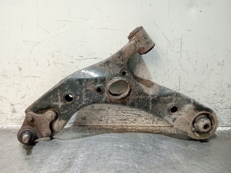 Recambio de brazo suspension superior delantero izquierdo para toyota auris (_e15_) 1.4 d-4d (nde150_) referencia OEM IAM   