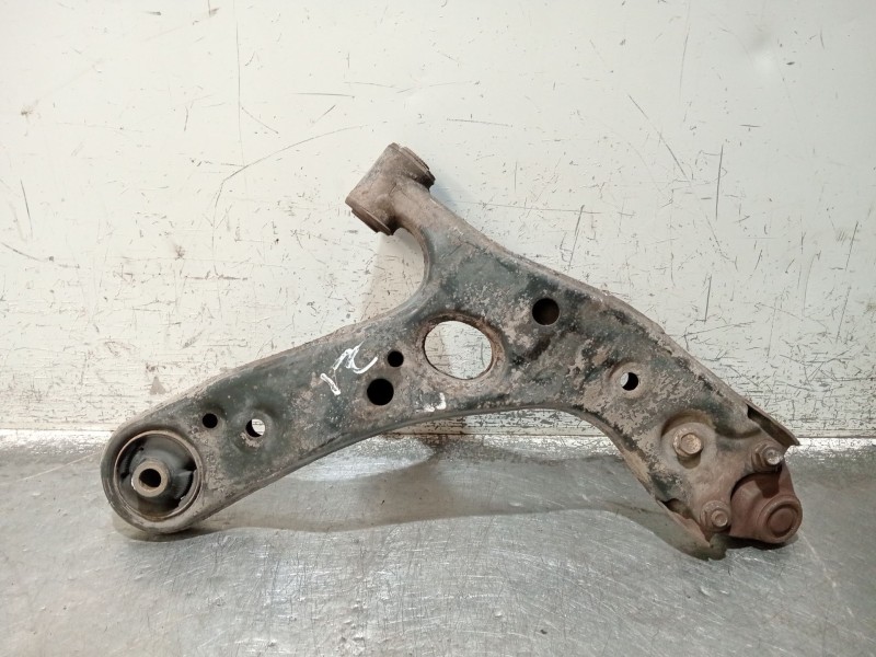 Recambio de brazo suspension superior delantero izquierdo para toyota auris (_e15_) 1.4 d-4d (nde150_) referencia OEM IAM   