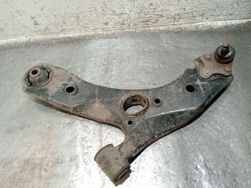 Recambio de brazo suspension superior delantero izquierdo para toyota auris (_e15_) 1.4 d-4d (nde150_) referencia OEM IAM   