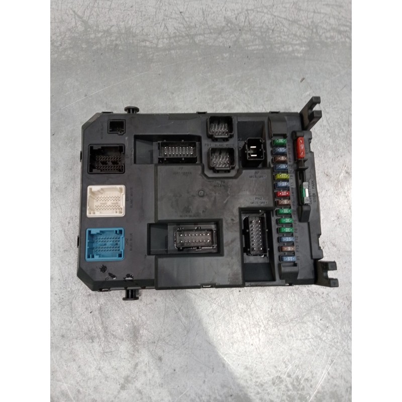 Recambio de caja reles / fusibles para citroën c3 picasso (sh_) 1.6 bluehdi 100 referencia OEM IAM 9666952080  