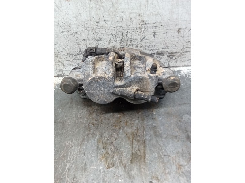 Recambio de pinza freno delantera izquierda para iveco daily vi caja/chasis 33s14, 35s14, 35c14 referencia OEM IAM   