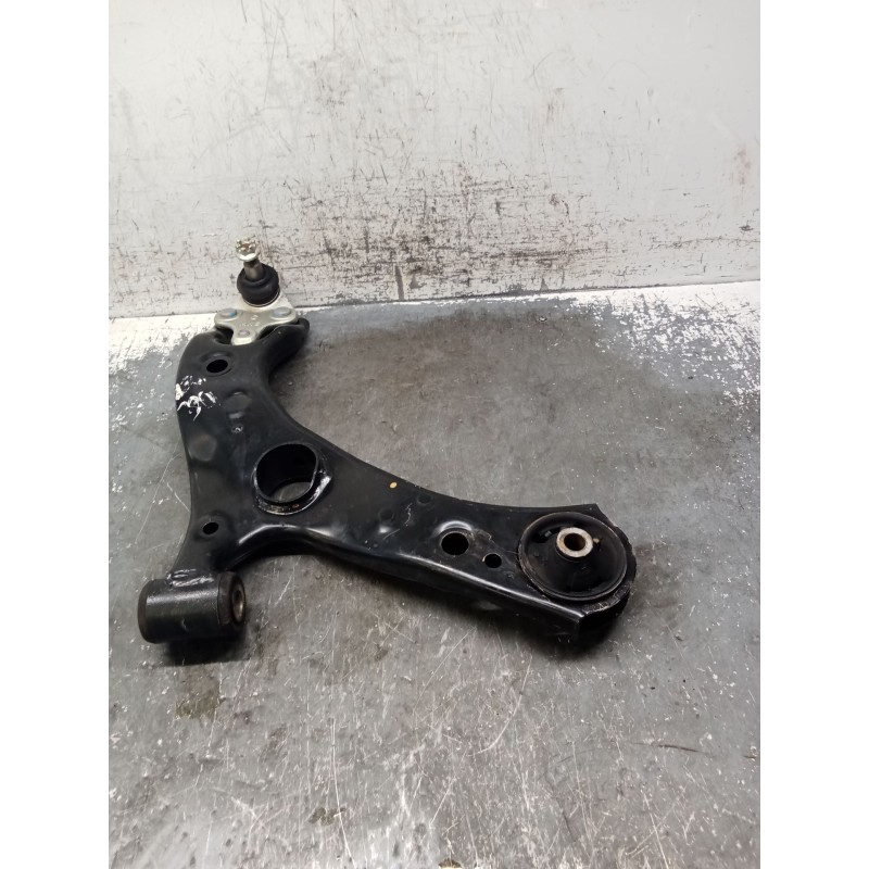 Recambio de brazo suspension inferior delantero derecho para toyota c-hr (_x1_) 1.8 hybrid (zyx10_, zyx11_) referencia OEM IAM  