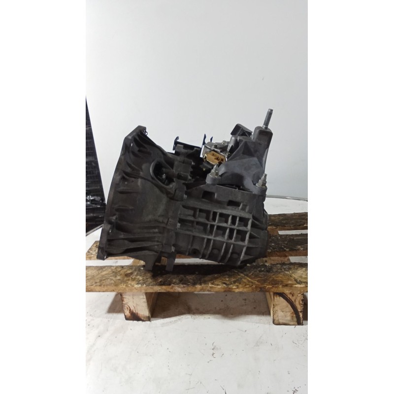 Recambio de caja cambios para ford focus i sedán (dfw) 1.8 turbo di / tddi referencia OEM IAM XS4R7002UA 5V S 1G E 2 9L09 000009