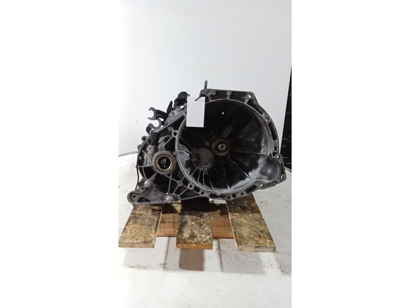 Recambio de caja cambios para ford focus i sedán (dfw) 1.8 turbo di / tddi referencia OEM IAM XS4R7002UA 5V S 1G E 2 9L09 000009