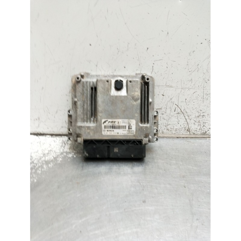 Recambio de centralita motor uce para iveco daily vi caja/chasis 33s14, 35s14, 35c14 referencia OEM IAM 0281035648 5802338412 10