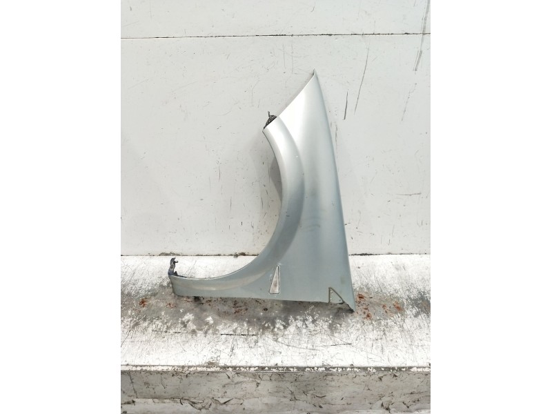 Recambio de aleta delantera derecha para renault megane ii sedán (lm0/1_) 1.5 dci (lm0f, lm0t, lm2b) referencia OEM IAM   