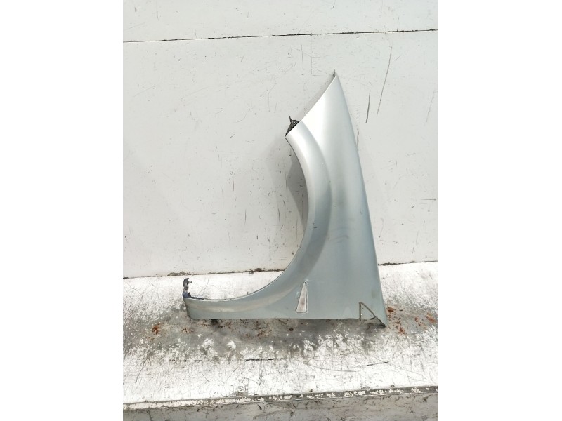 Recambio de aleta delantera derecha para renault megane ii sedán (lm0/1_) 1.5 dci (lm0f, lm0t, lm2b) referencia OEM IAM   