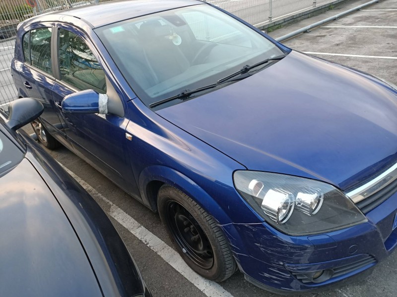 opel astra h berlina del año 2004