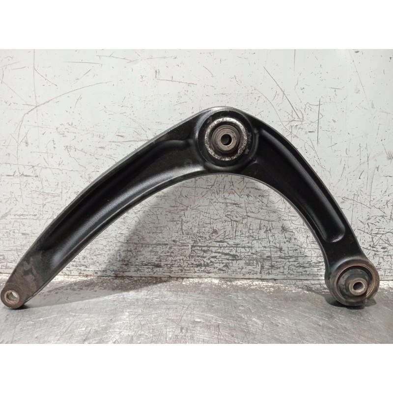 Recambio de brazo suspension inferior delantero derecho para citroën c4 ii (nc_) 1.6 hdi 90 referencia OEM IAM 833547  
