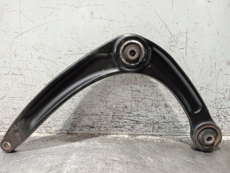 Recambio de brazo suspension inferior delantero derecho para citroën c4 ii (nc_) 1.6 hdi 90 referencia OEM IAM 833547  