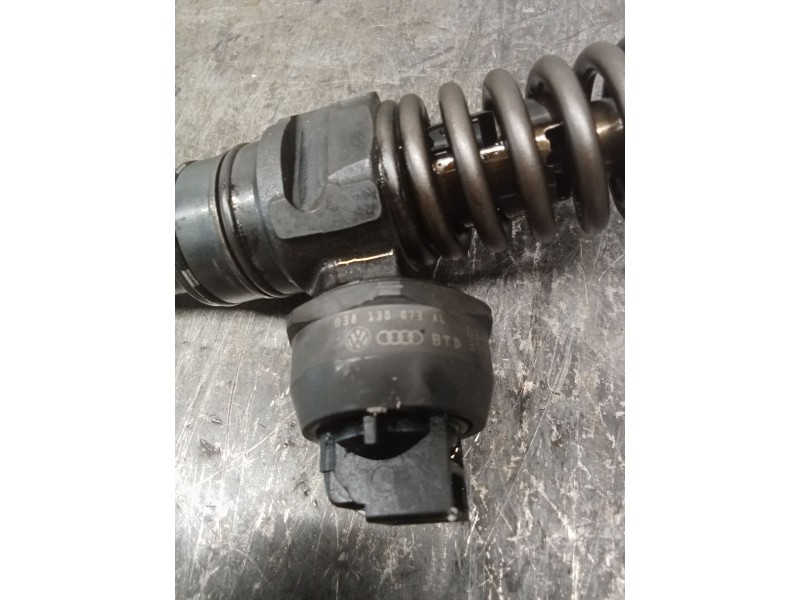 Recambio de inyector para seat toledo ii (1m2) 1.9 tdi referencia OEM IAM 0414720039 038130073AL BOSCH