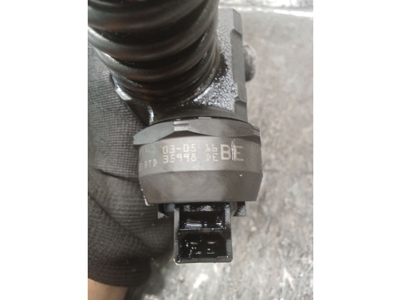Recambio de inyector para seat toledo ii (1m2) 1.9 tdi referencia OEM IAM 0414720039 038130073AL BOSCH